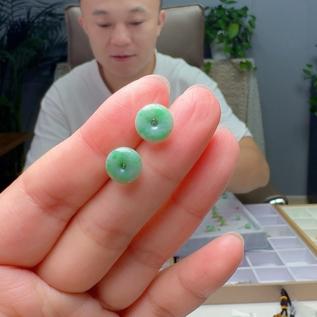 银S925镶嵌翡翠耳饰天然