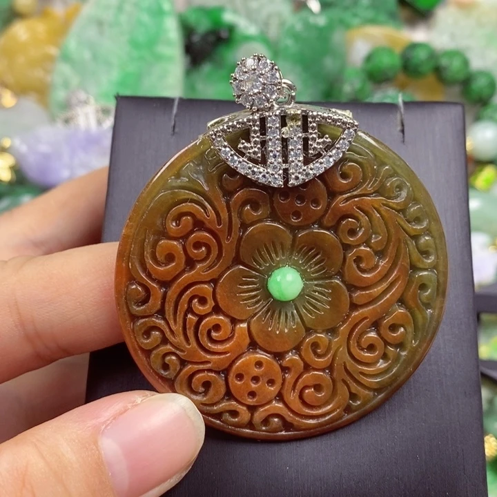 翡翠未镶嵌吊坠(赠链)