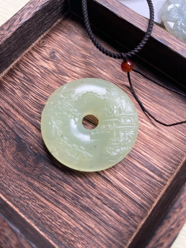 岫玉山水平安扣吊坠