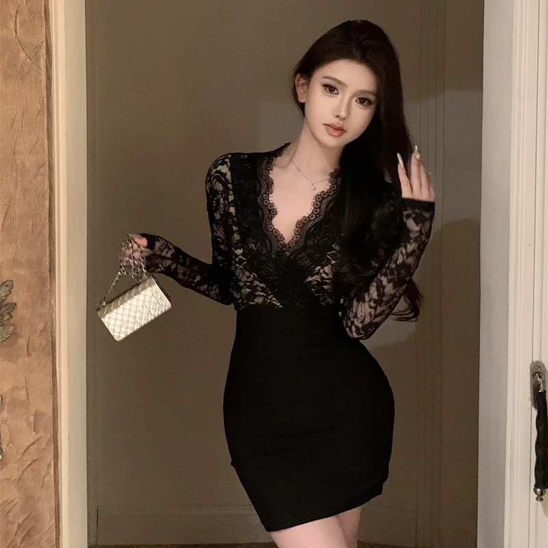 性感气质蕾丝拼接高腰连衣裙修身显瘦长袖打底包臀短裙春秋款低v