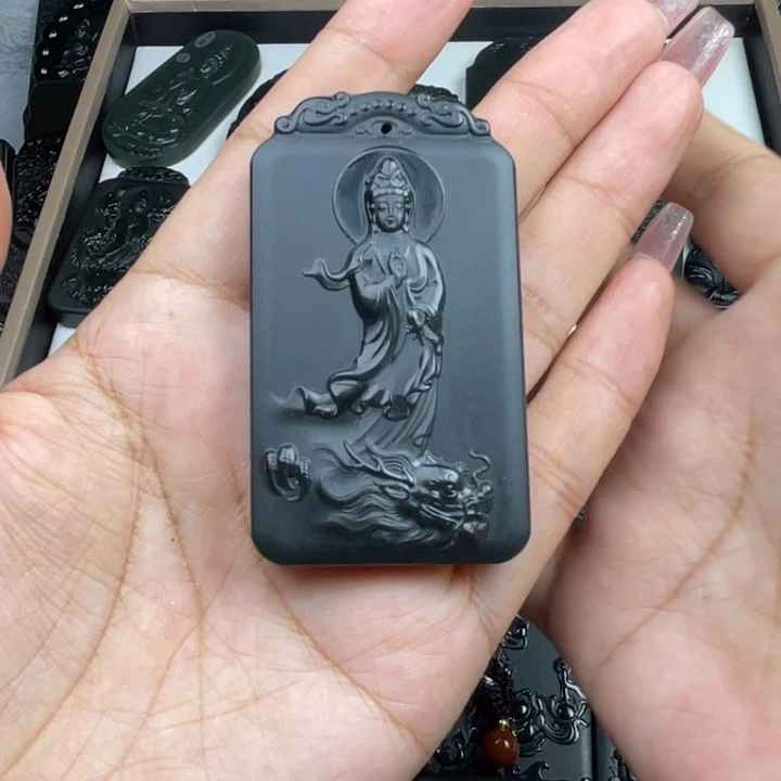 颈饰未镶嵌和田玉三**面