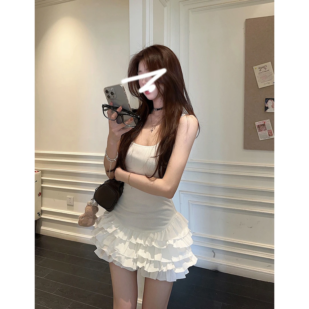 2025新款花苞方领吊带连衣裙女春修身收腰拼接白色无袖针织短裙女