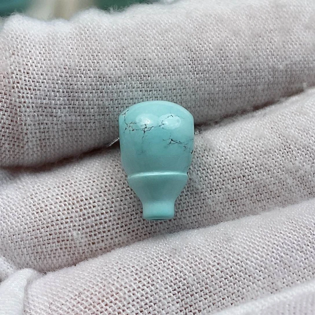 绿松石配饰未镶嵌?*周