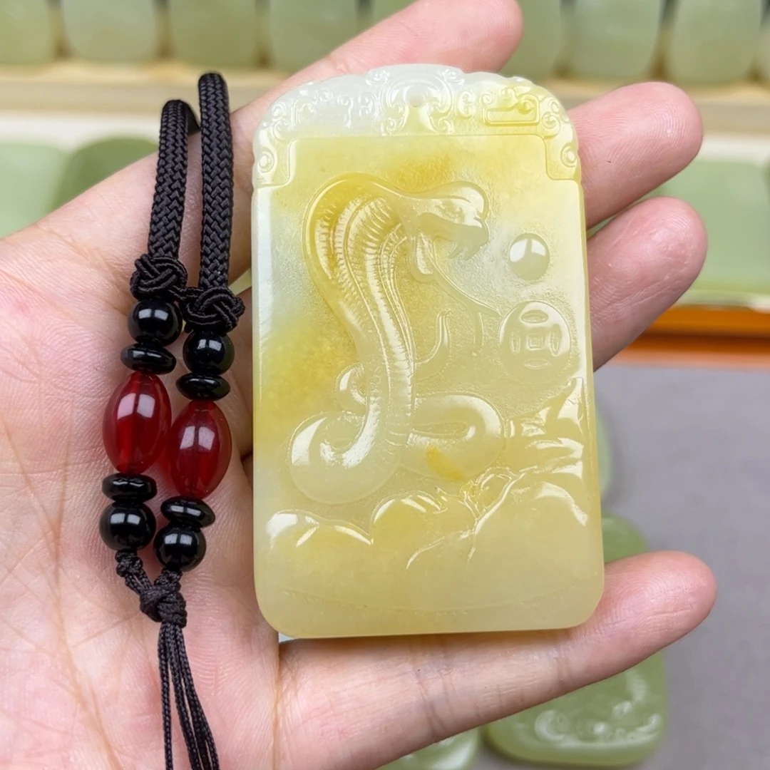 大版俏色巧雕生肖