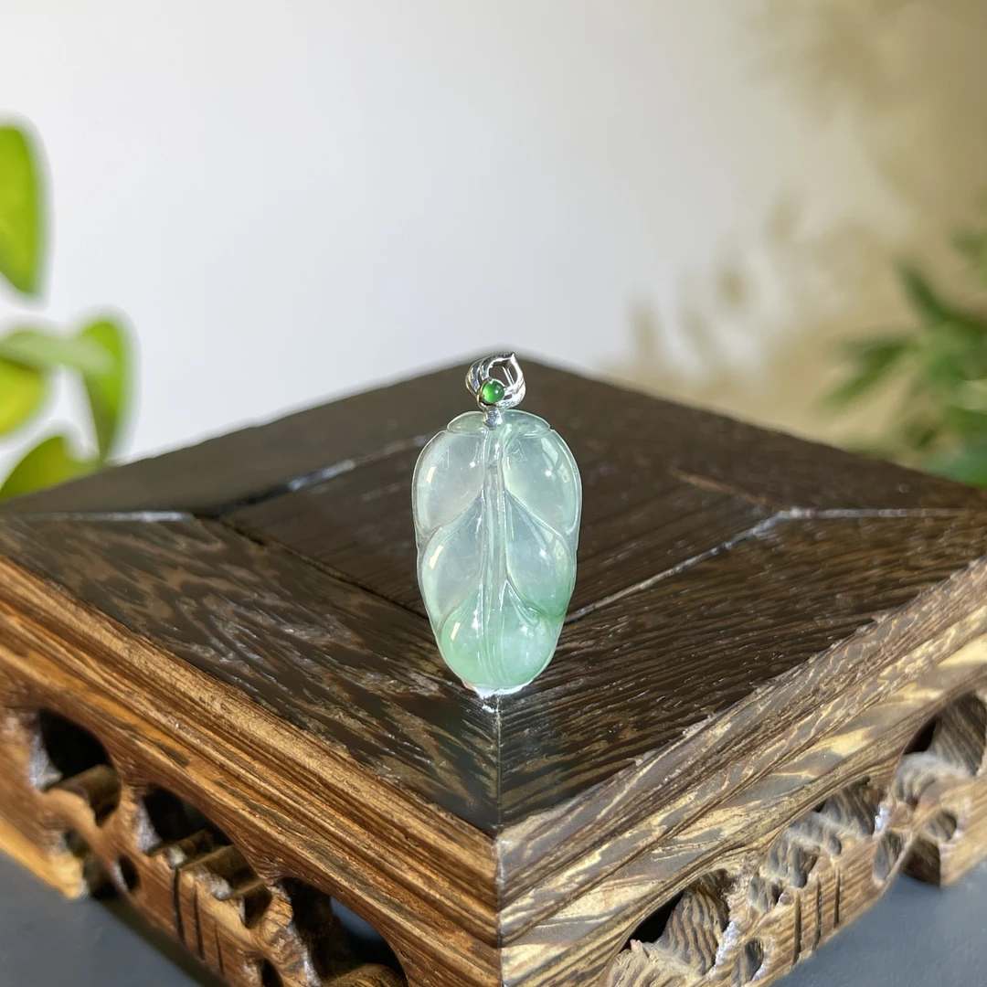 JTB05-03 天然缅甸A货翡翠  18K扣金枝玉叶