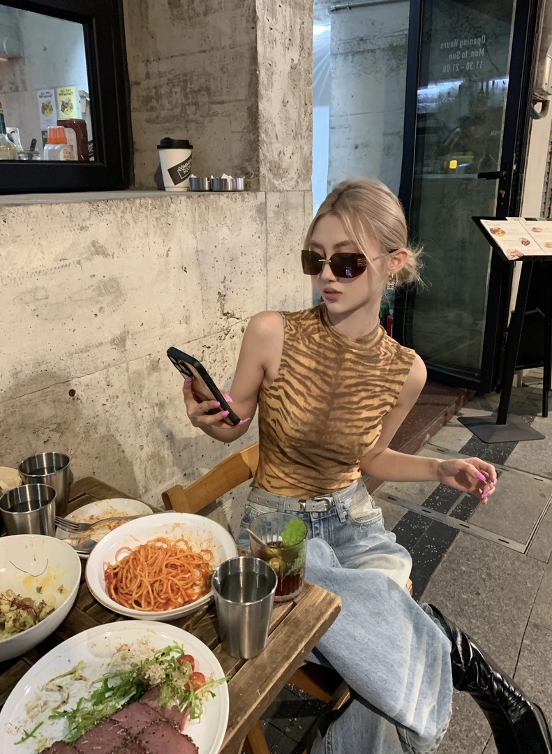 【现货】时髦精必入单品 虎纹印花显瘦无袖工字背心S8271