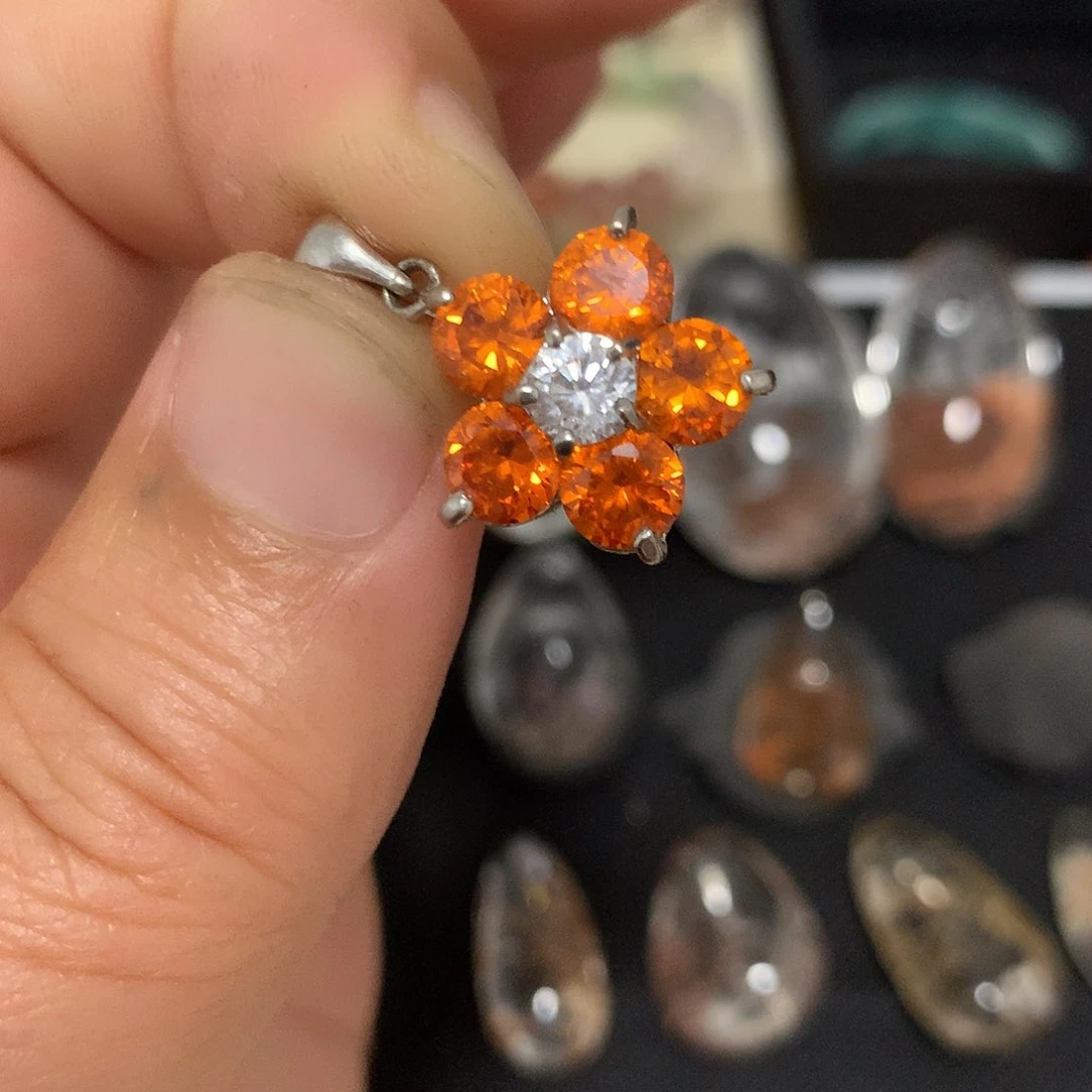 未镶嵌颈饰水晶吊坠