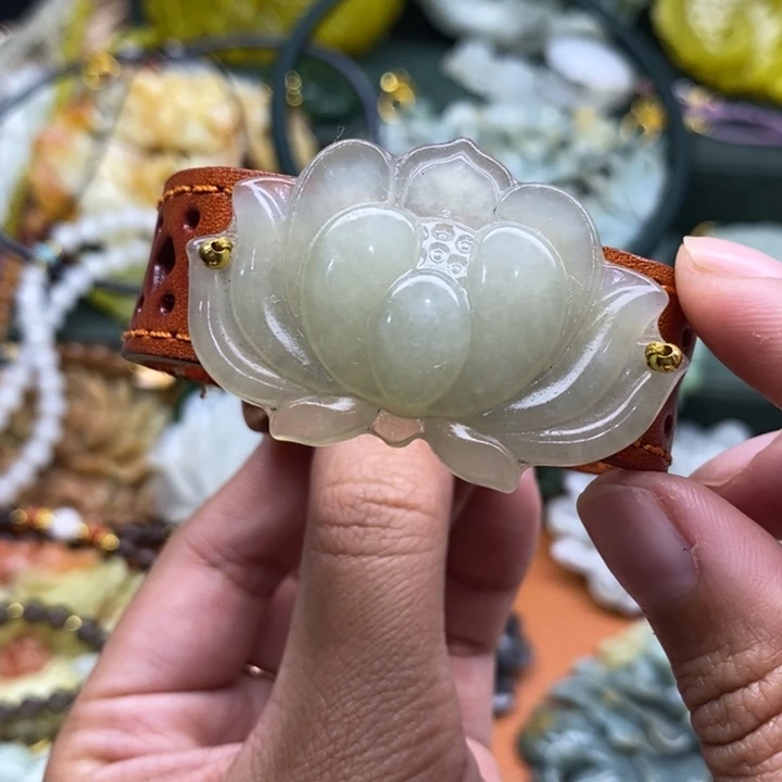 蛇纹石玉未镶嵌吊坠