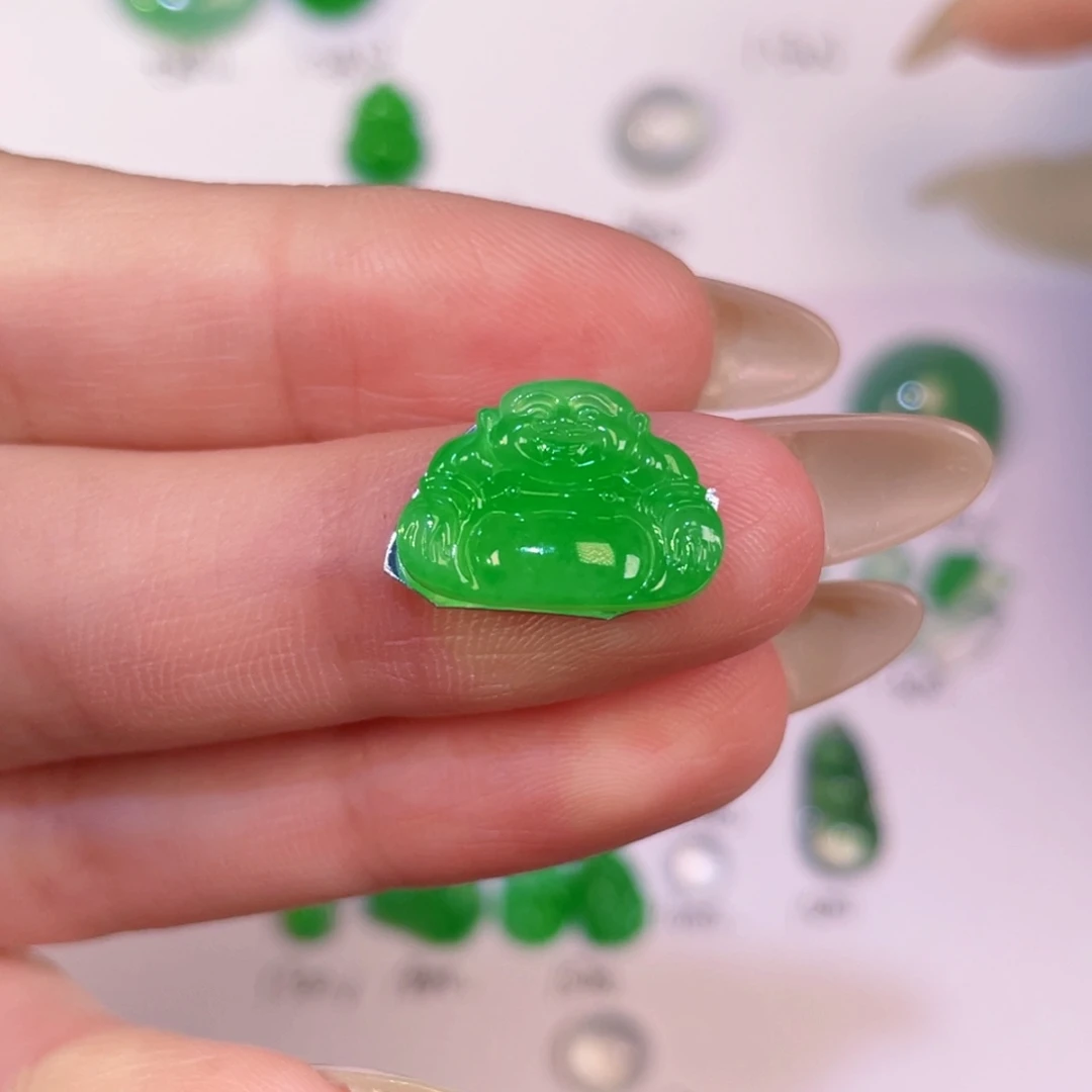 翡翠未镶嵌颈饰裸石