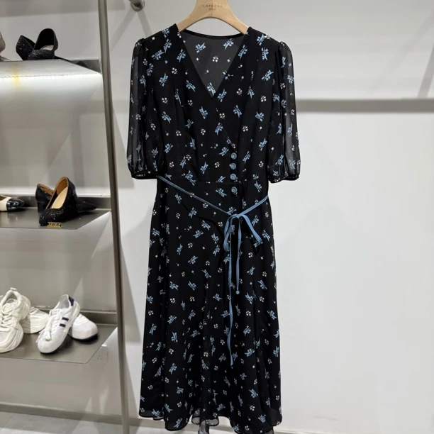 【方圆服饰】时尚修身显瘦气质碎花设计洋气大裙摆中长连衣裙