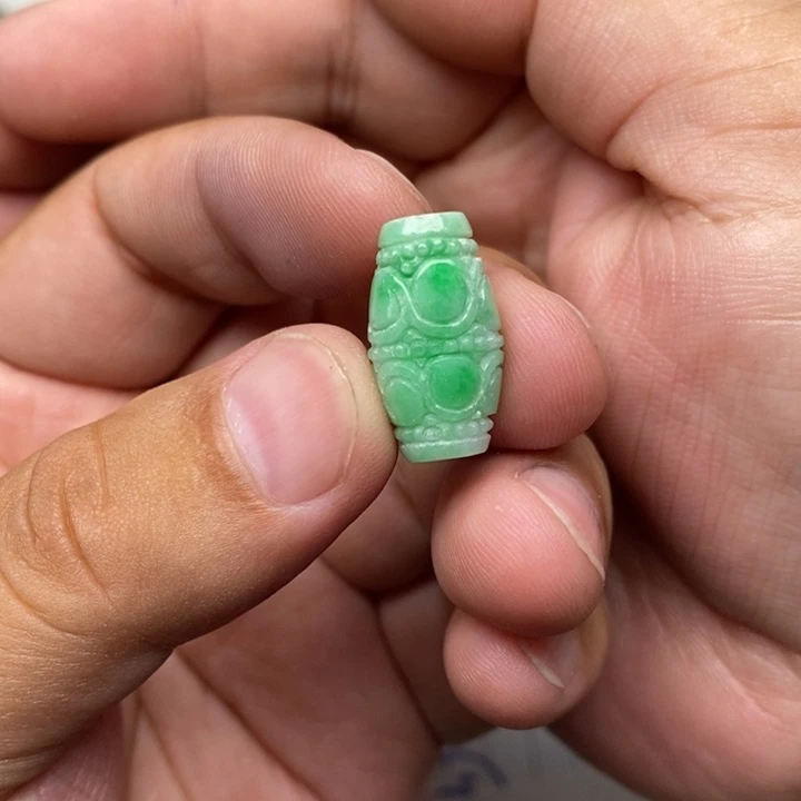 定制翡翠未镶嵌毛货需要抛光请慎拍