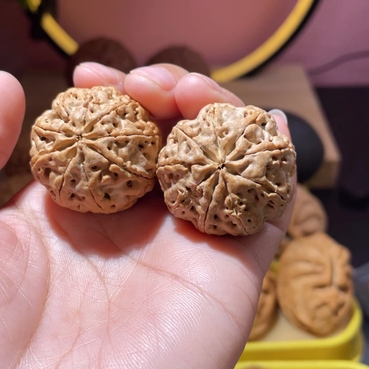 桃核把件九瓣金刚菩提