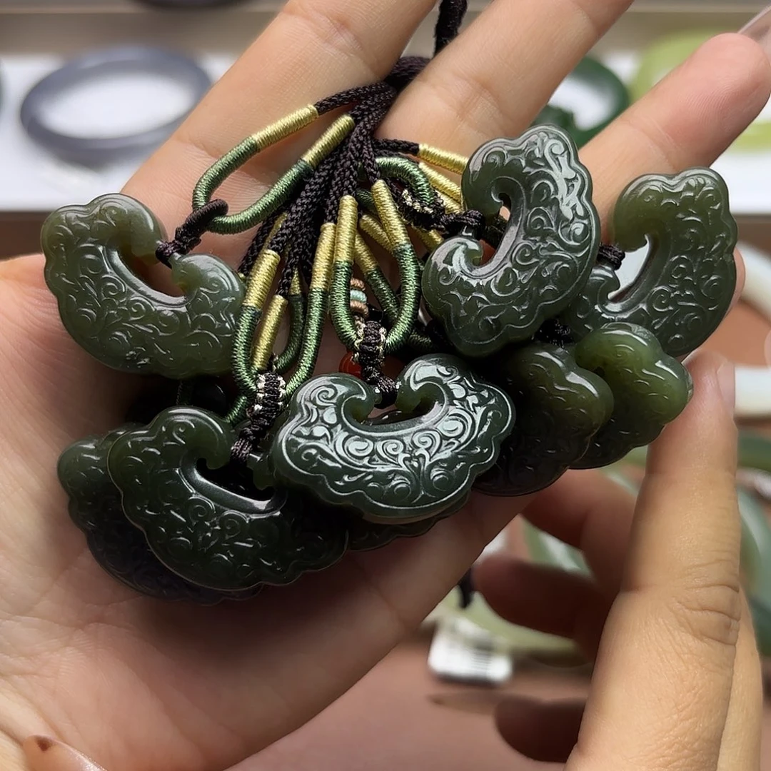 和田玉未镶嵌手镯拍一发一