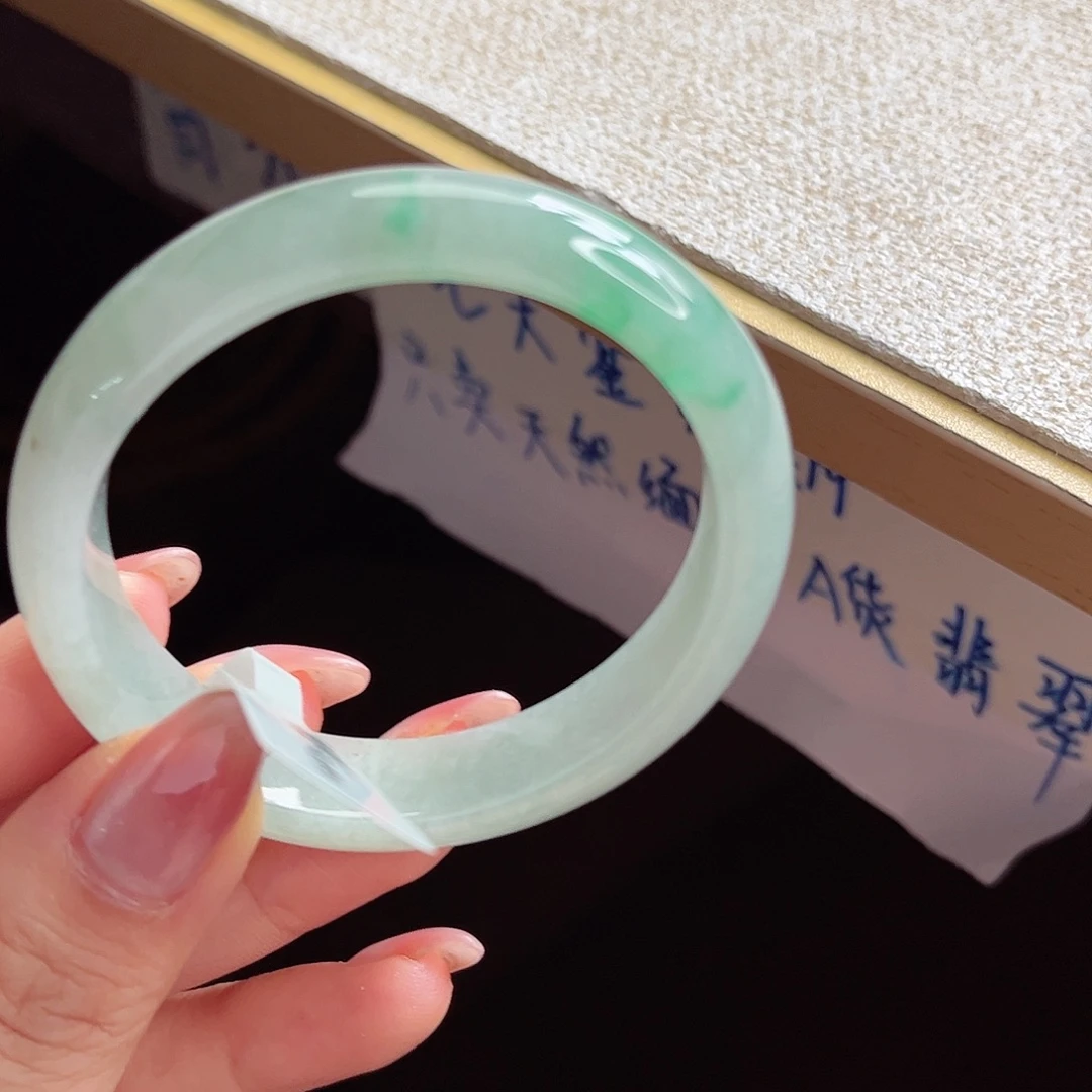 翡翠未镶嵌手镯手镯