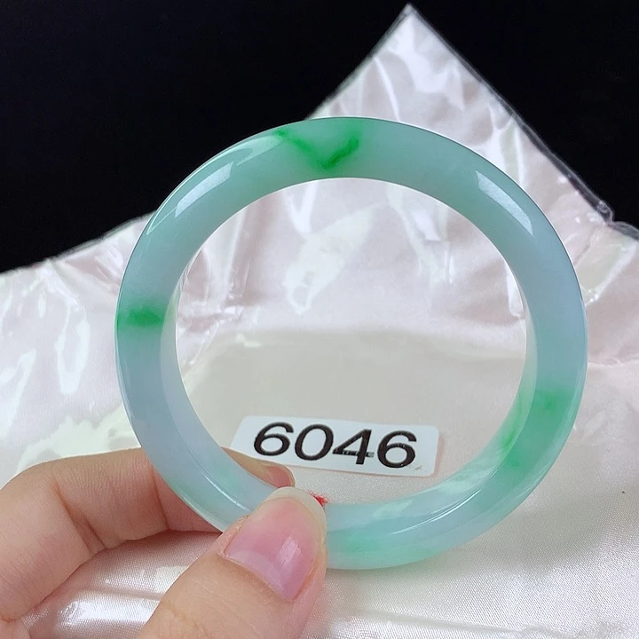 未镶嵌手镯翡翠56圈