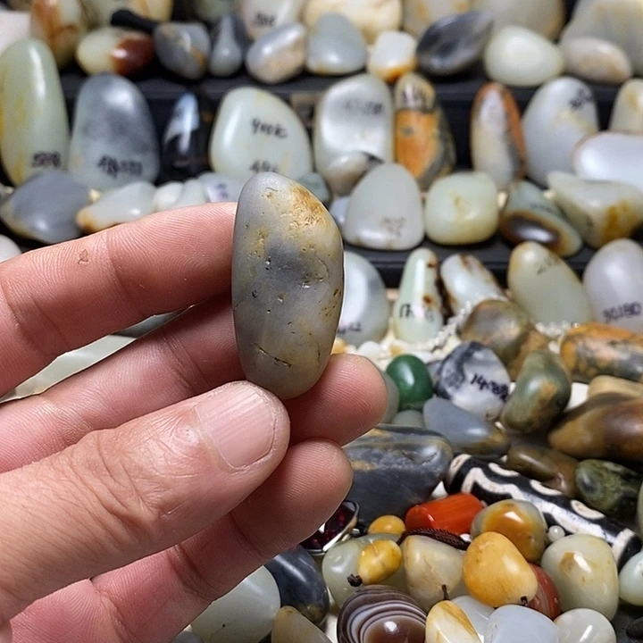 颈饰未镶嵌和田玉吊坠