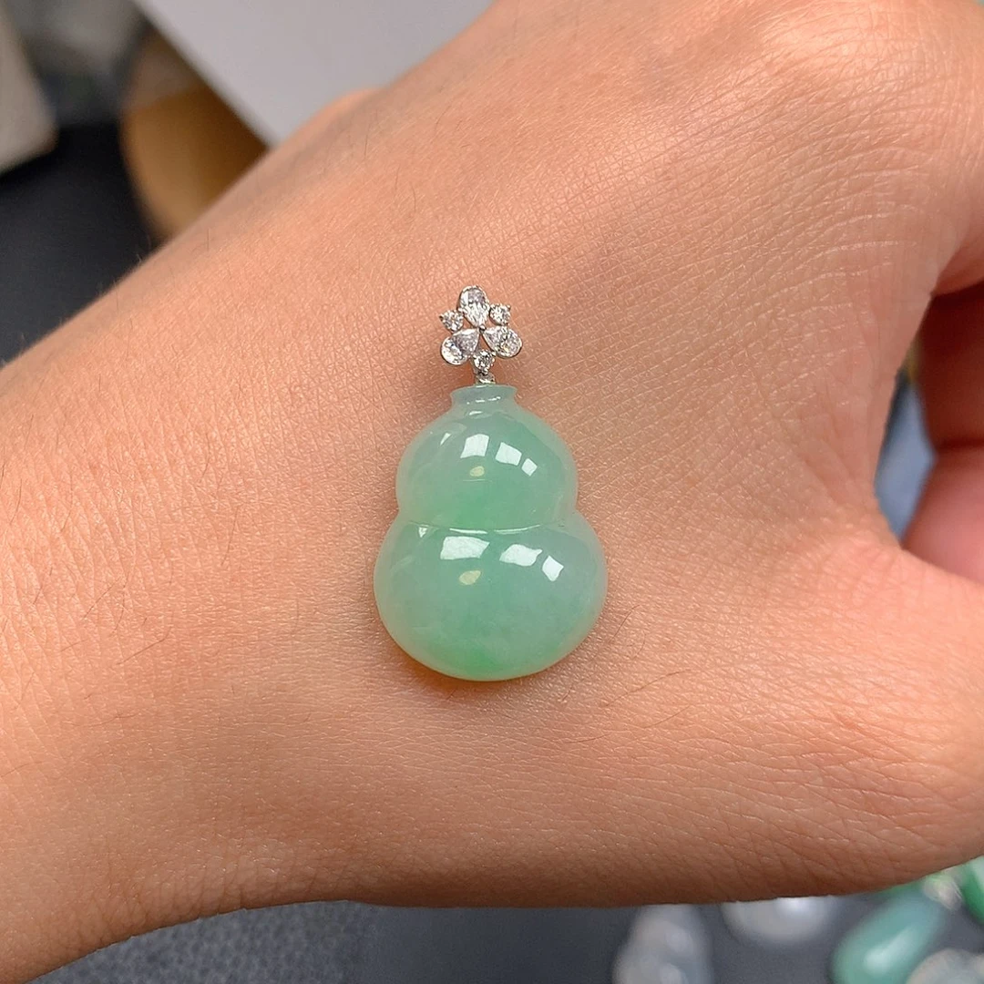 吊坠(不含链)18K金镶嵌翡翠