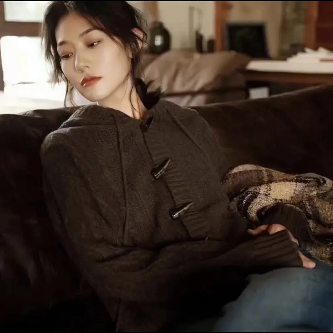 麻花编织牛角扣针织开衫5499182