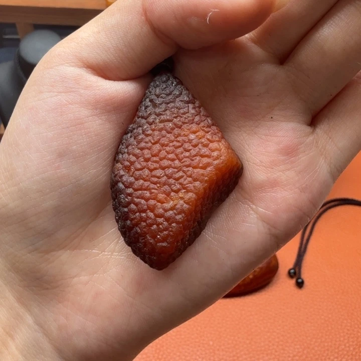 蜜蜡未镶嵌吊坠(赠链)