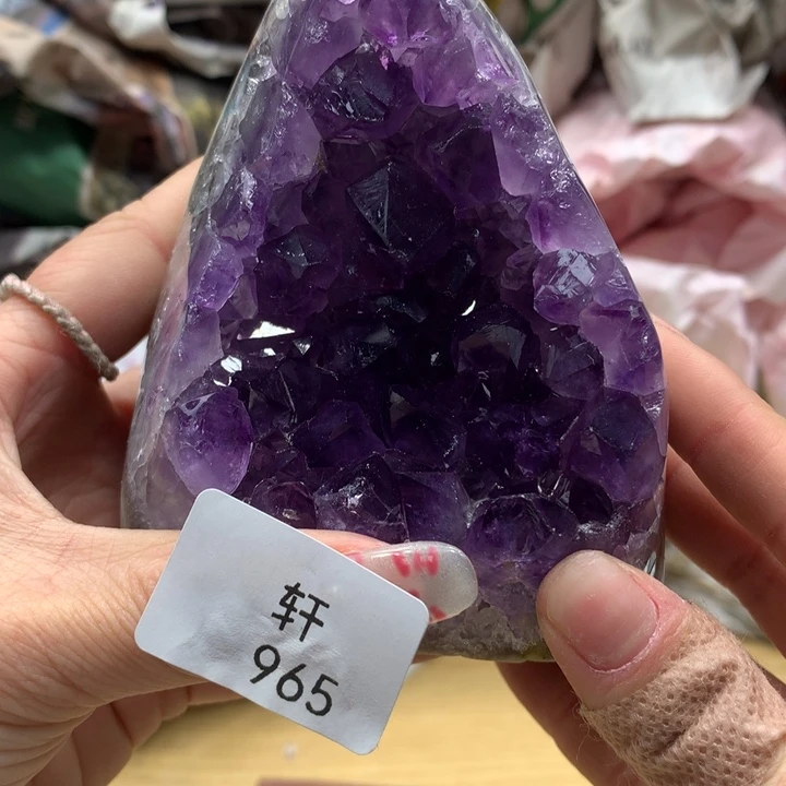 紫晶乌拉圭紫水晶摆件未镶嵌