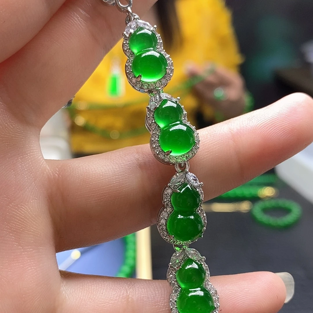 翡翠未镶嵌颈饰葫芦手链