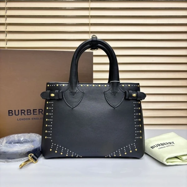 博柏利/包包/95新/小号(25 x 12 x 19cm)/C13348360430