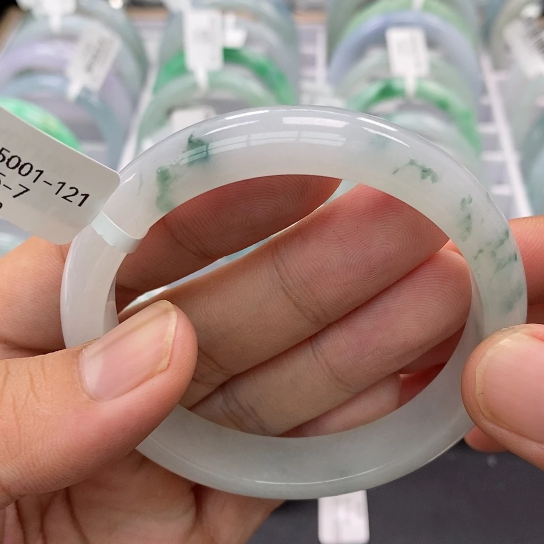 翡翠手镯未镶嵌手镯