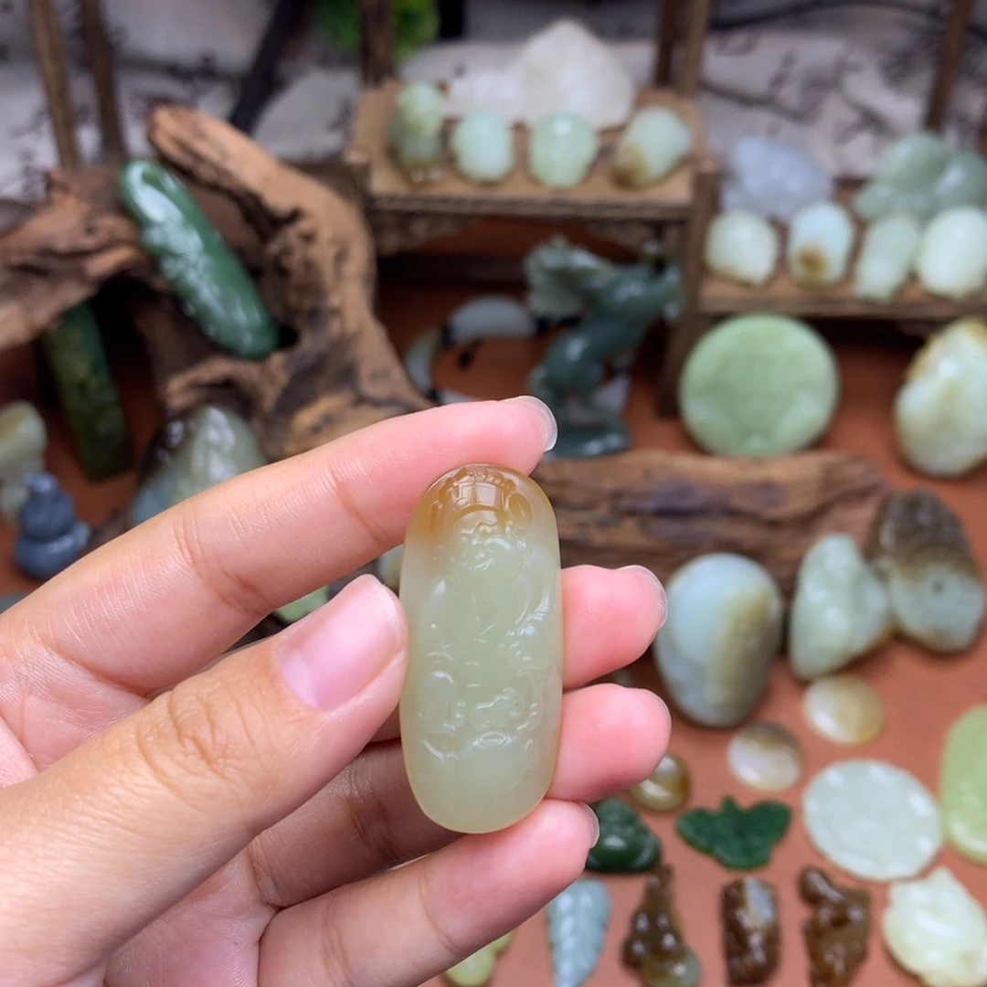 和田玉未镶嵌挂件