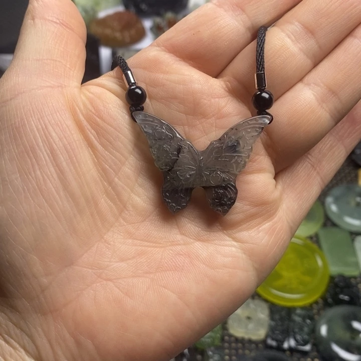 合金蛇纹石玉颈饰