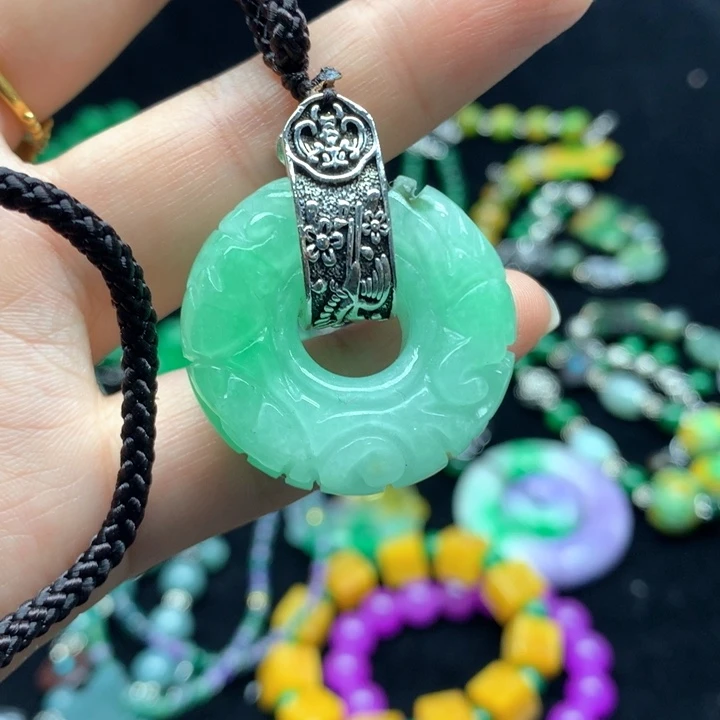 颈饰未镶嵌翡翠吊坠