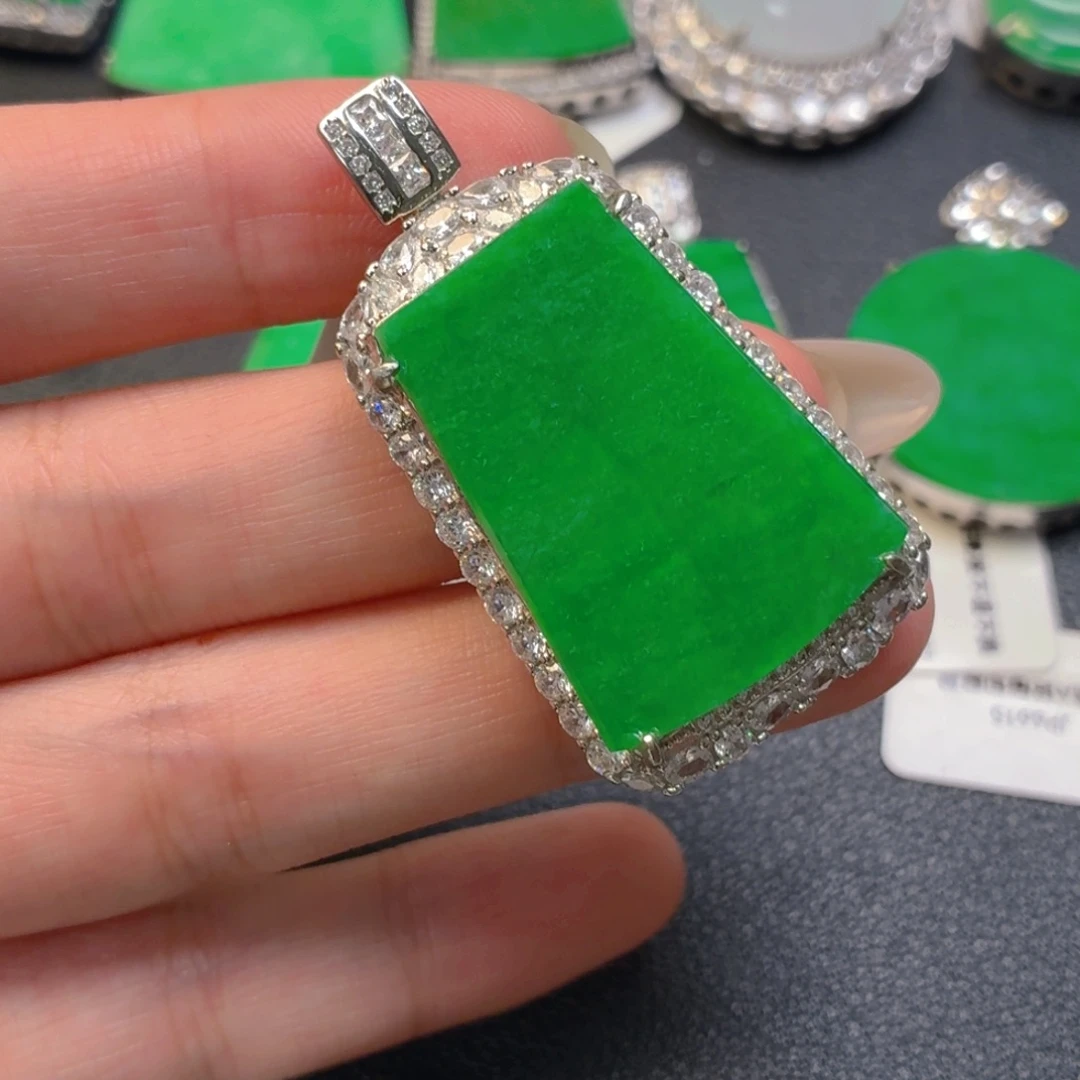 燕***然翡翠银S925镶嵌吊坠(不含链)