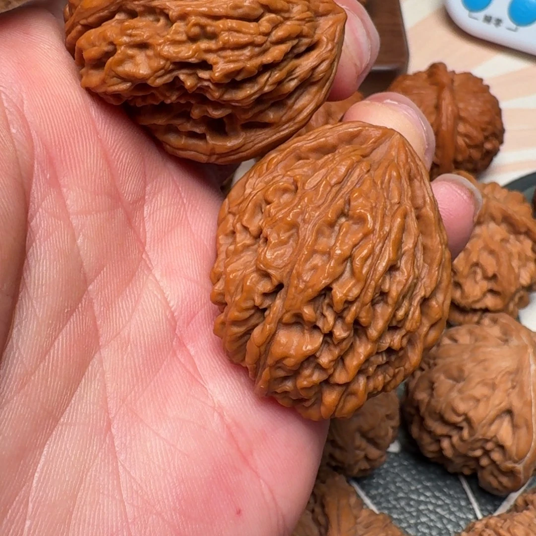 卓***谷文玩核桃把件南疆异型