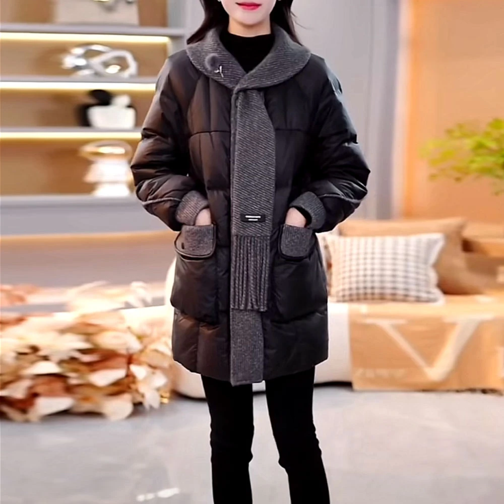 时尚洋气五防免洗羽绒服2025冬季拼接女士宽松围巾领白鸭绒外套