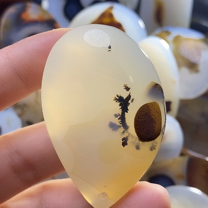 未镶嵌颈饰玛瑙/玉髓梦**裳