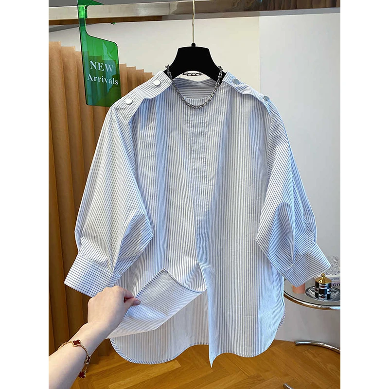 浅蓝色条纹衬衫女2025新款宽松百搭圆领松弛感套头中袖七分袖上衣