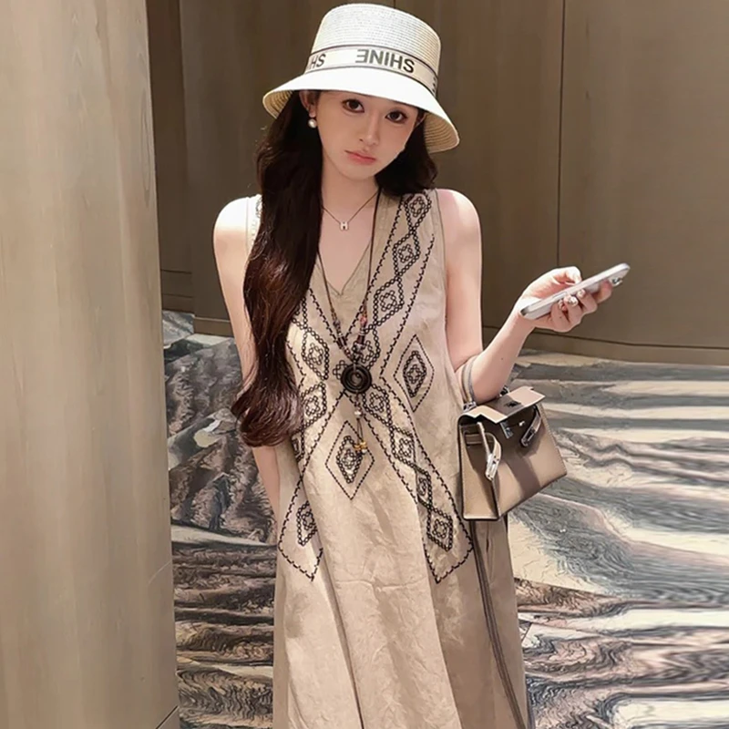 新中式无袖背心连衣裙子女夏季2025新款爆款巨好看海边度假风长裙