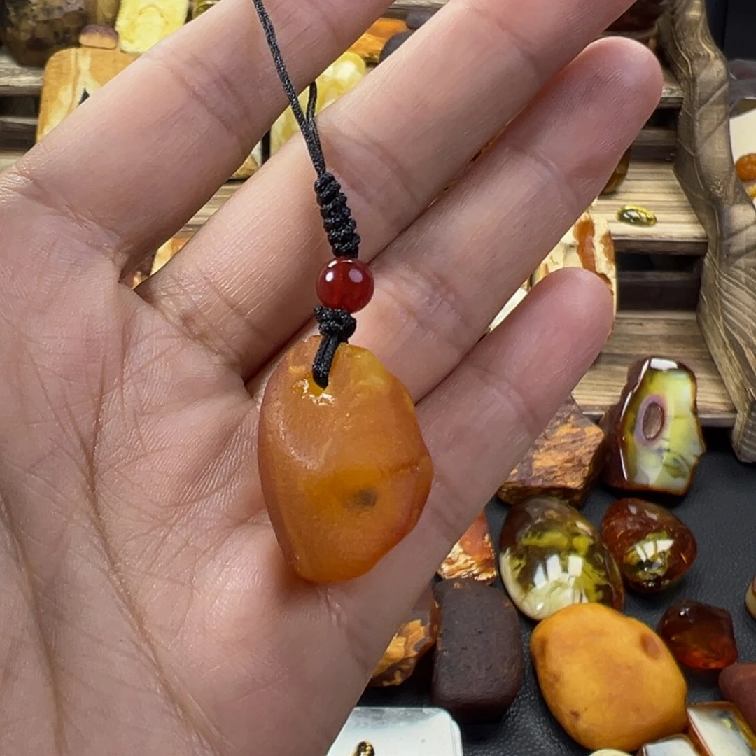 琥珀裸石未镶嵌琥珀