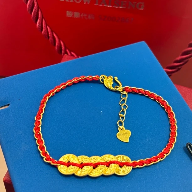 Chow Tai Seng/周大生足金钱币红绳手链金手链编绳黄金手链新年礼