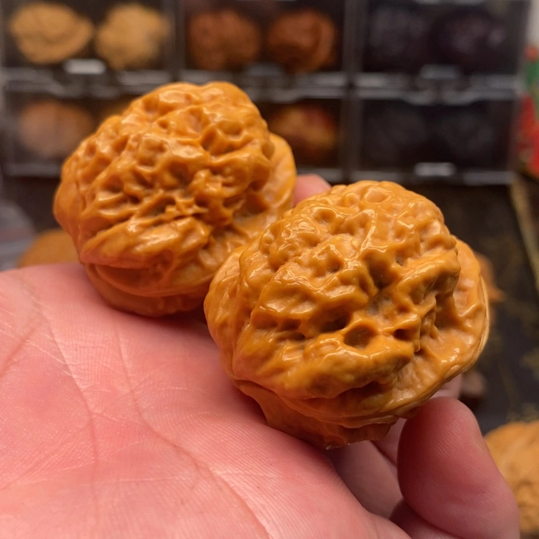 文玩核桃吊坠玲珑疙瘩包