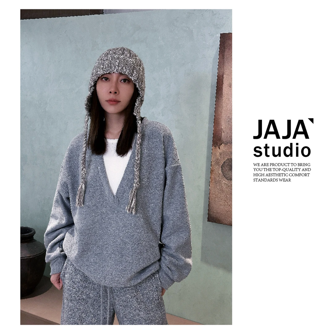 『JAJA佳一』灰调系列~深V假两件毛巾肌底卫衣上衣