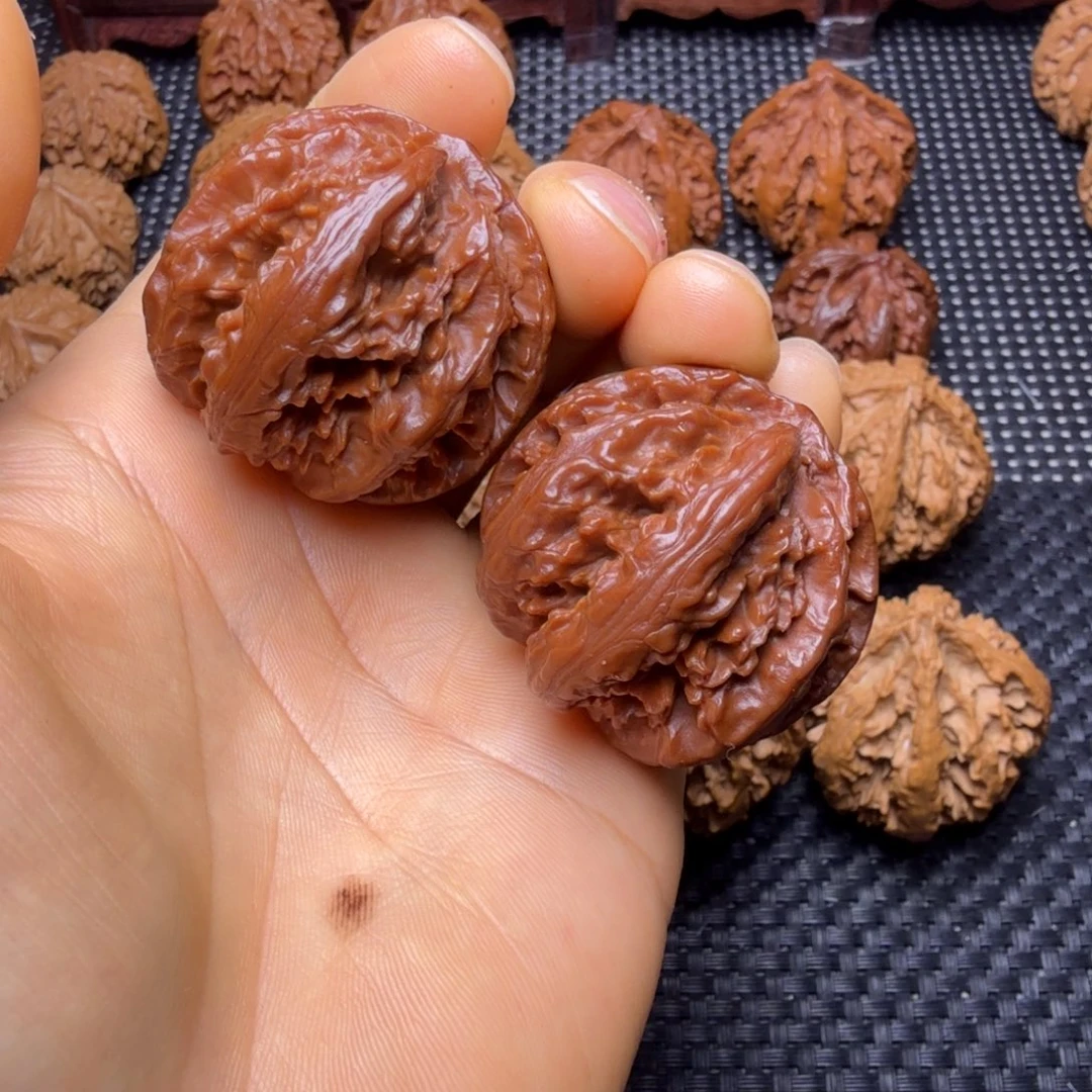 文玩核桃吊坠元宝