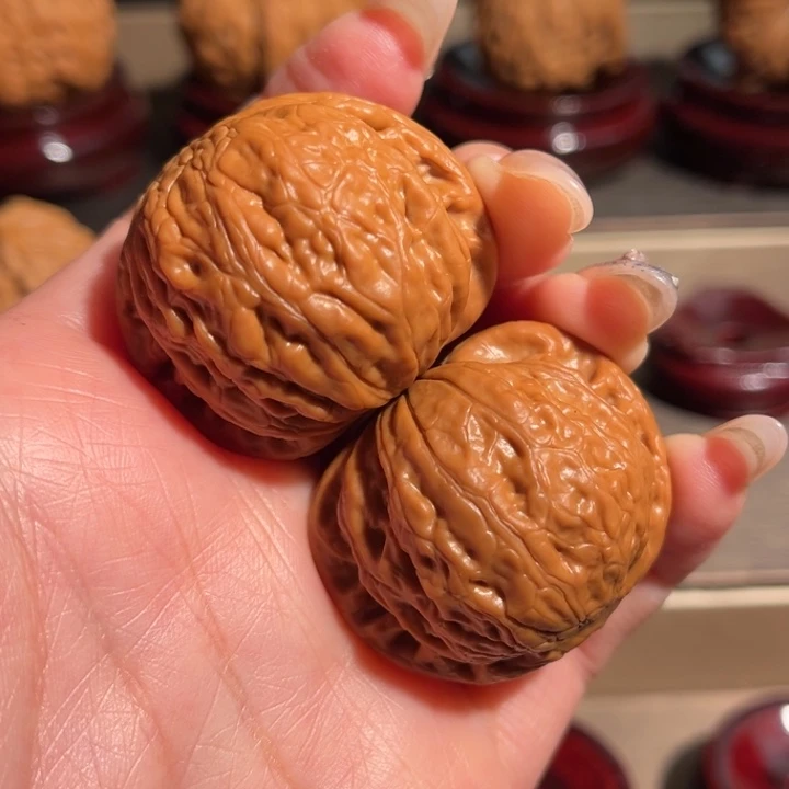 文玩核桃吊坠铁锤 38