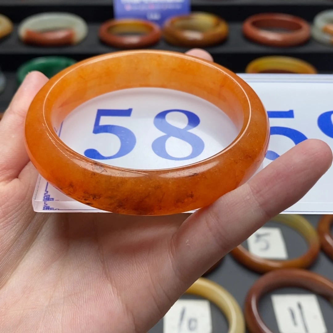 石英质玉（黄龙玉）手镯微瑕未镶嵌