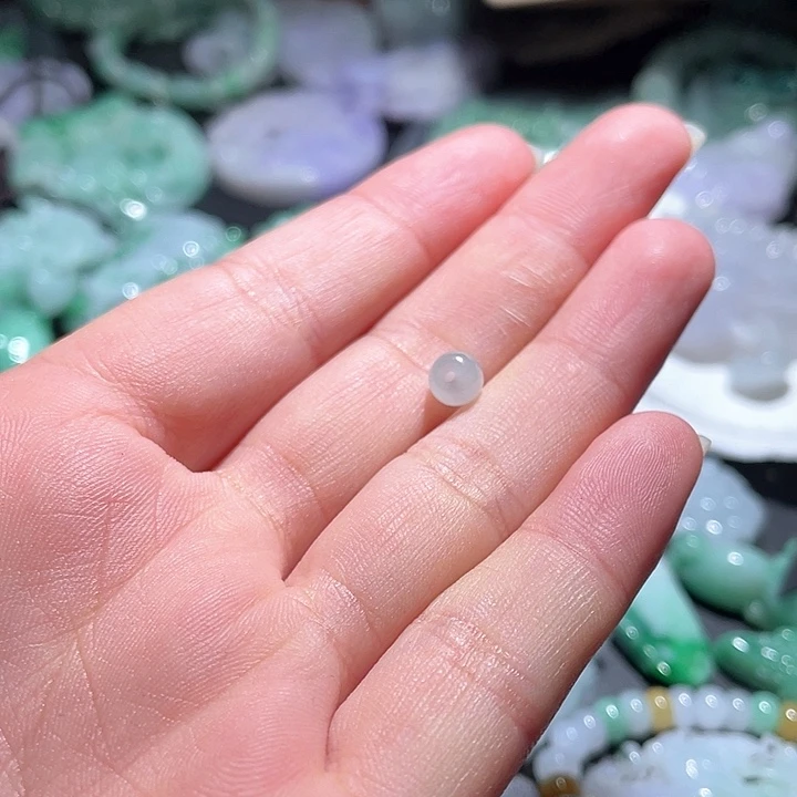 翡翠未镶嵌颈饰绿*薇天