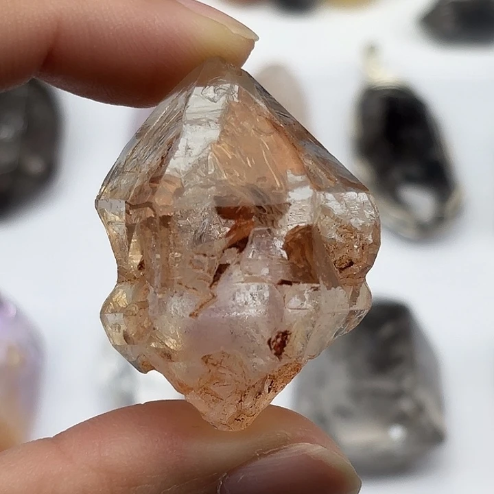 未镶嵌水晶颈饰巴基斯坦红泥闪灵钻