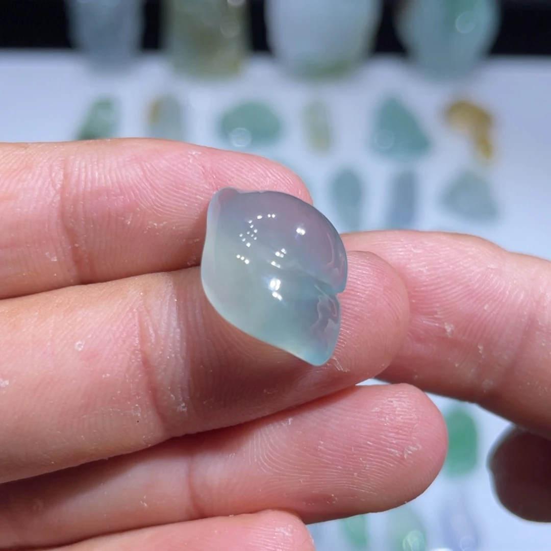 颈饰未镶嵌翡翠玉兰花