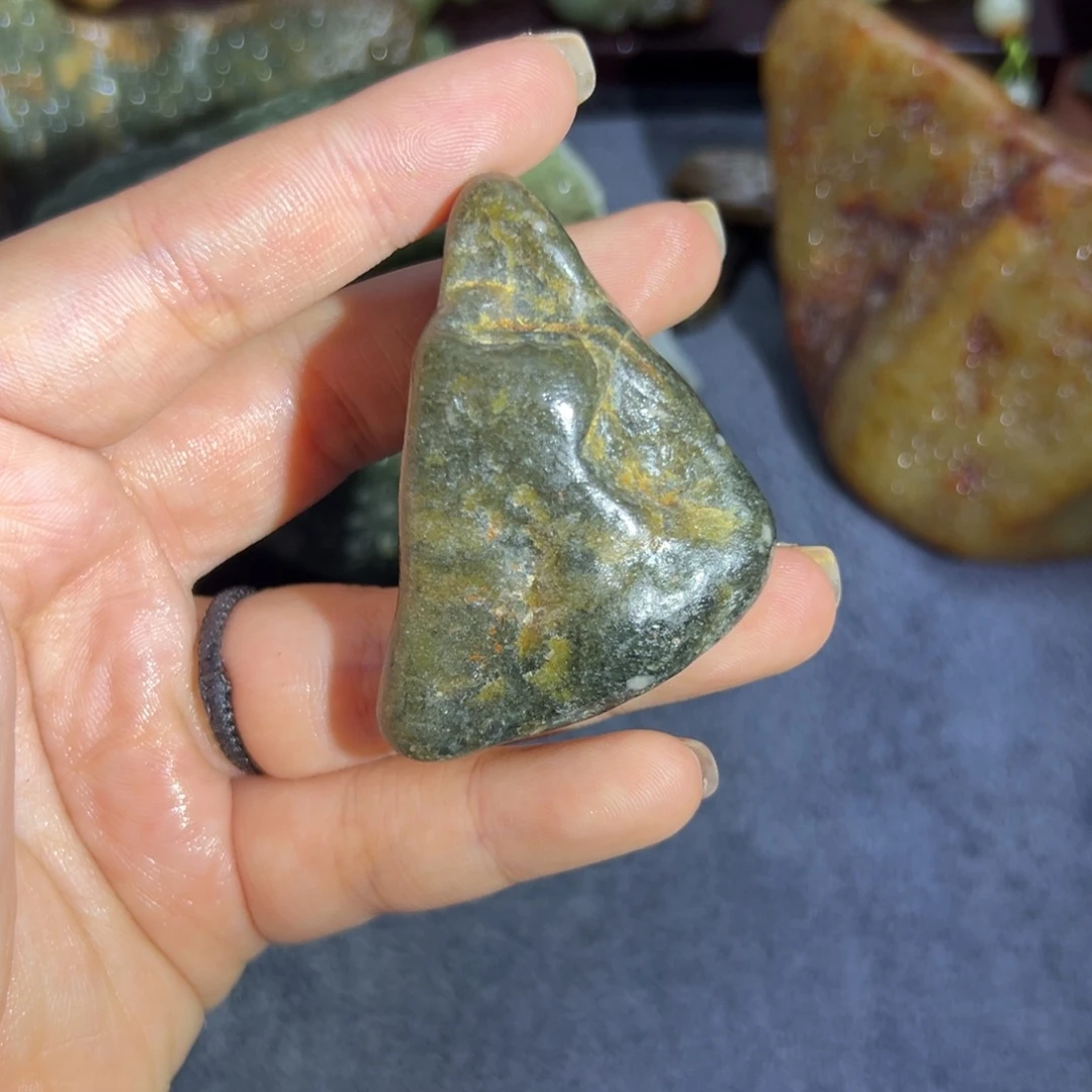 和田玉未镶嵌珠宝奇石