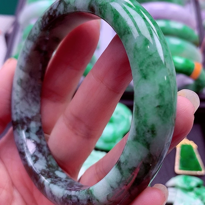 翡翠未镶嵌手镯翡翠