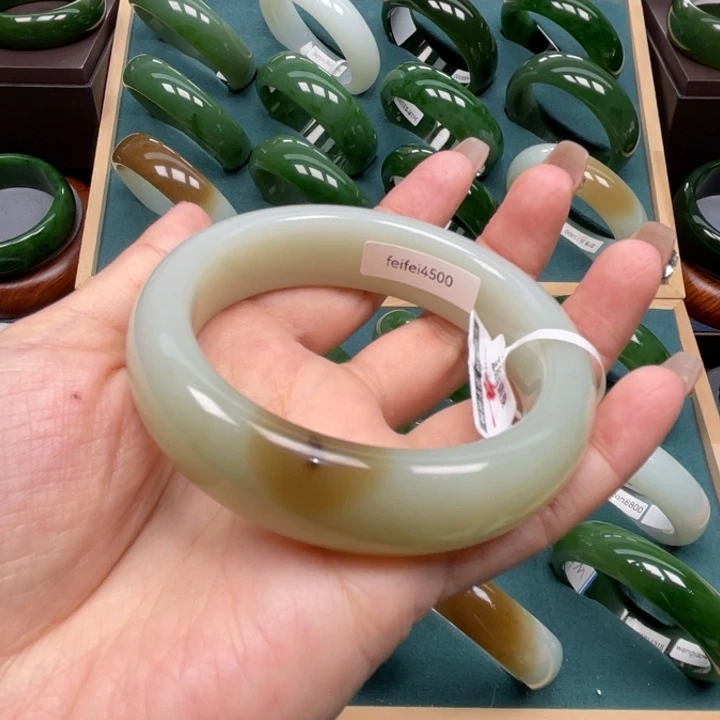 和田玉未镶嵌手镯