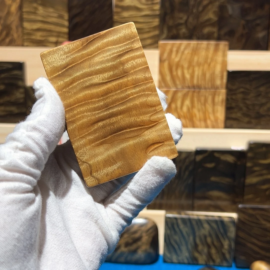 *****绒质木金丝楠木枯木无事牌